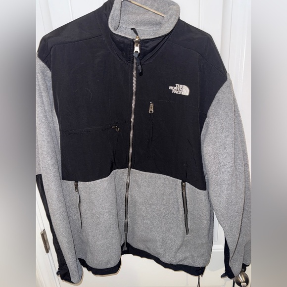 The North Face Men's Black and Gray Performance Jacket - Picture 11 of 15